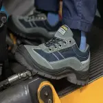 Specifications of protective safety shoes + The purchase price