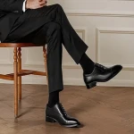 The price of bulk purchase of leather shoes in india is cheap and reasonable