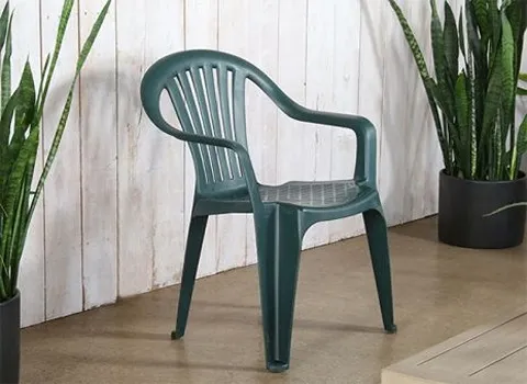 oversized plastic outdoor chairs are great for patio and poolside