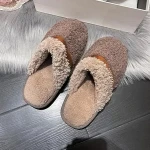 The price of bulk purchase of fancy house slippers for ladies is cheap and reasonable