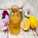 Natural raw honey with complete explanations and familiarization