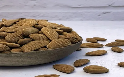 خرید و قیمت انواع بادام مامایی خام