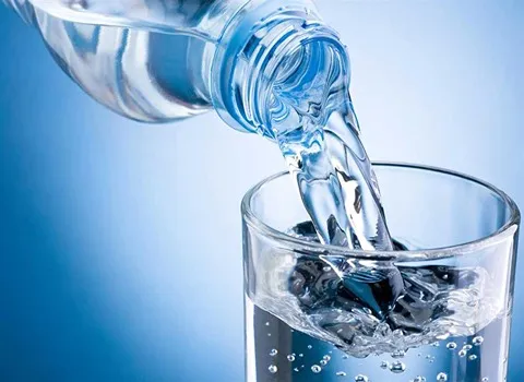 آب معدنی واتا؛ چشمه طبیعی املاح آلی ۵۰۰ میلی لیتر