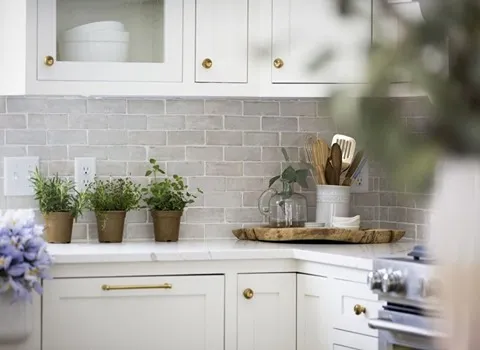 کاشی بین کابینتی کلاسیک؛ مدرن مقاوم 2 مدل ساده شب نما