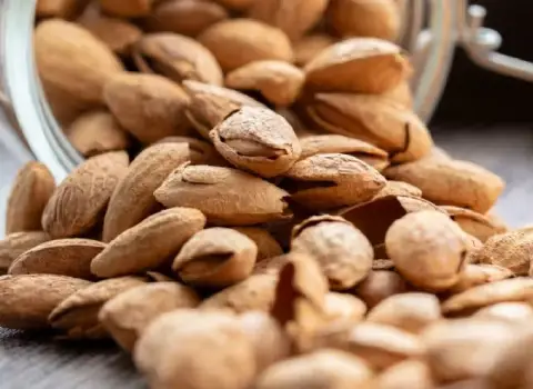 خرید مغز بادام درختی با بهترین شرایط