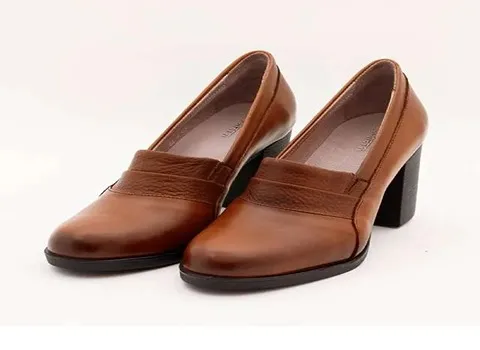 کفش چرم زنانه؛ دست دوز صنعتی گاوی جنس ترمو وزن سبک