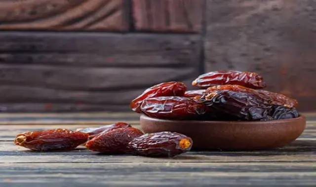 قیمت خرید خرمای ربی بلوچستان + تست کیفیت