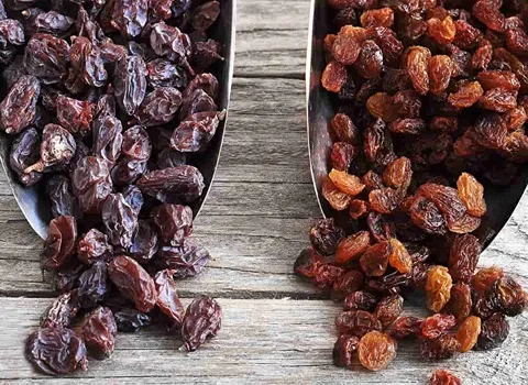 کشمش ضایعاتی کاشمر؛ شیرین نرم گوشتی طلایی زرد قهوه ای