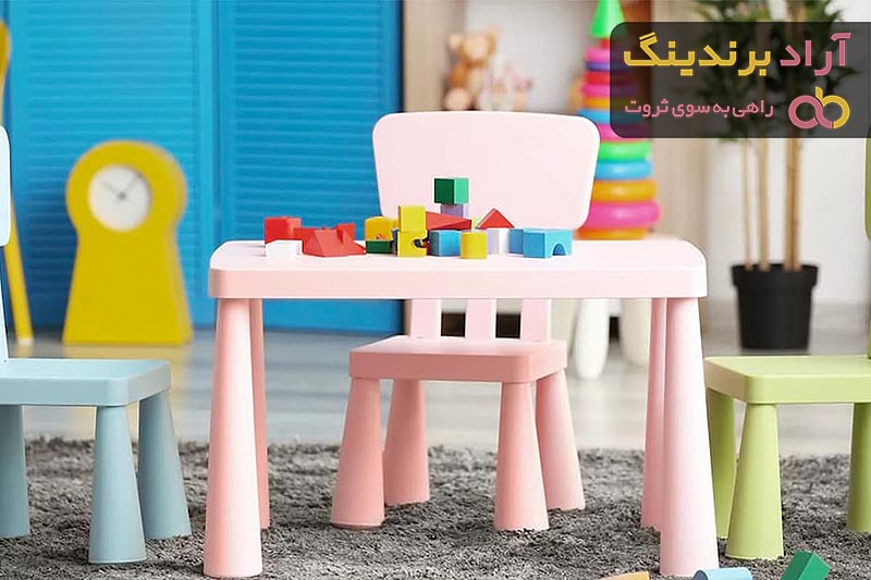 میز تحریر کوتاه پلاستیکی در مدل های متنوع با کشو های جا دار