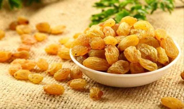 خرید انواع کشمش طلایی اراک + قیمت