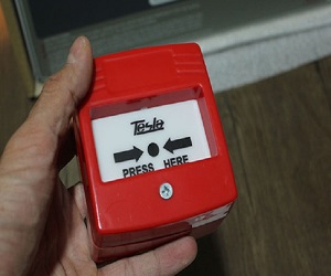 قیمت خرید سیستم اعلام حریق تسلا + تست کیفیت