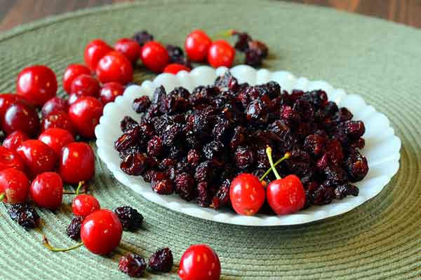 قیمت خرید آلبالو خشک درجه یک + خواص، معایب و مزایا