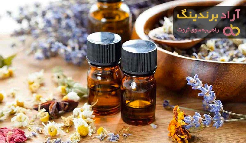 ماده معطری که به شکل مایع از بعضی مواد گیاهی گرفته میشود