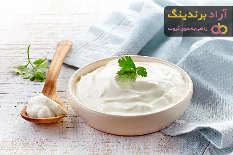 خرید باکیفیت ترین انواع ماست چکیده با قیمت ارزان