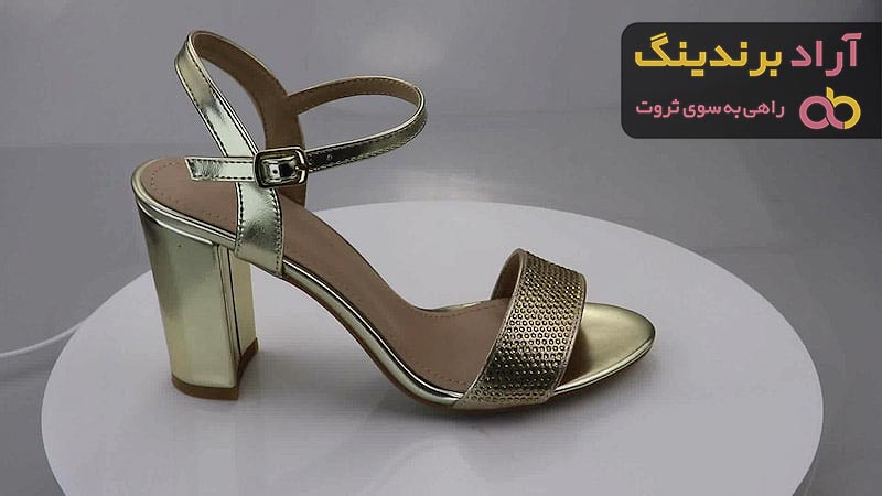 قیمت صندل پاشنه دار در رنگ های پرطرفدار مشکی برای بانوان شیک پوش