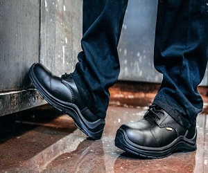 قیمت خرید کفش ایمنی چیتا + عکس