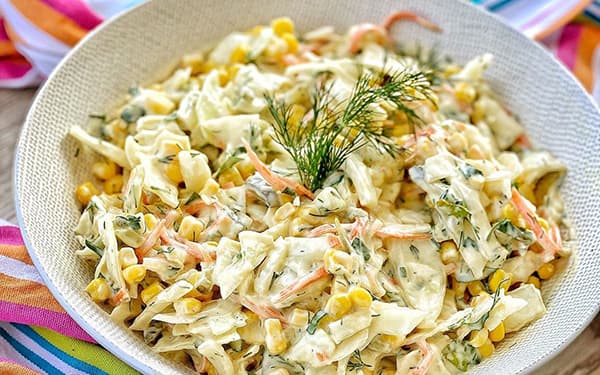 سالاد کلم؛ نوع سفید، بروکلی با تزئین هویج به 2 روش رستورانی + طرز تهیه