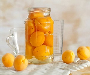 قیمت و خرید انواع کمپوت زردآلو خوشمزه بی نظیر