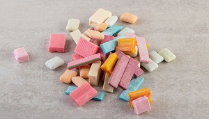 معرفی انواع آدامس ایرانی + قیمت خرید روز