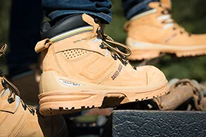 کفش ایمنی کاترپیلار عسلویه | خرید با قیمت ارزان