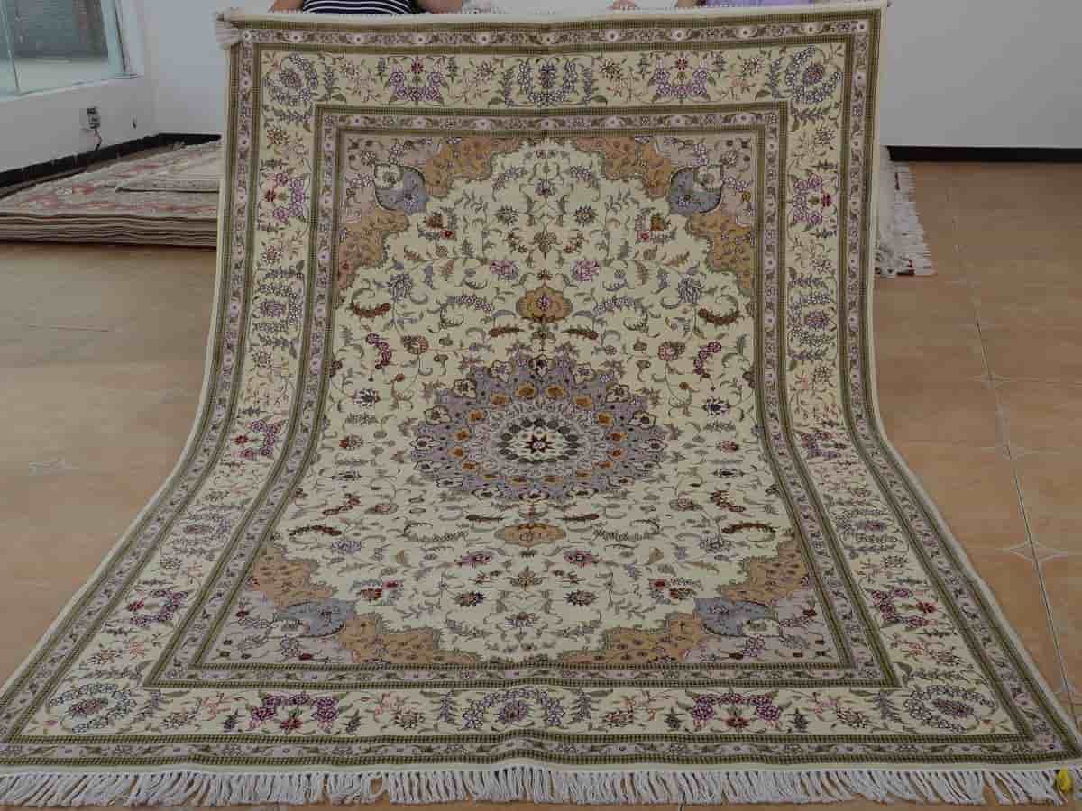 قیمت فرش 700 شانه 6 متری