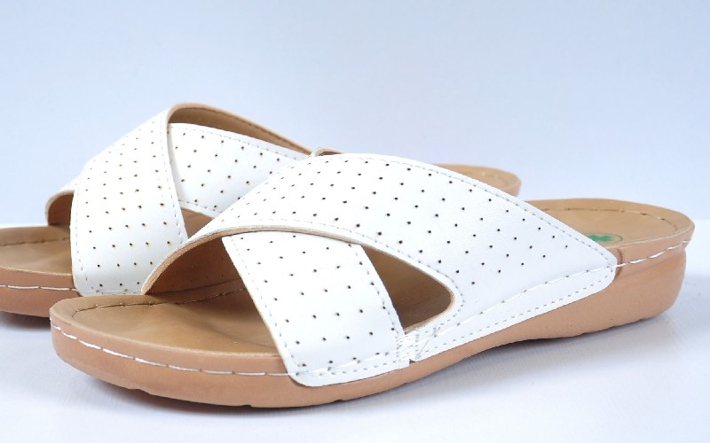 قیمت دمپایی سفید