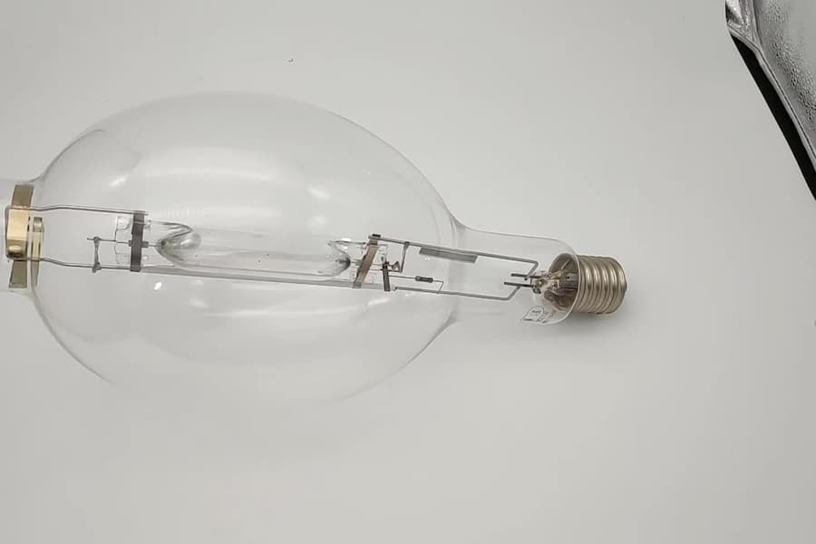 قیمت لامپ هالوژن قدیمی