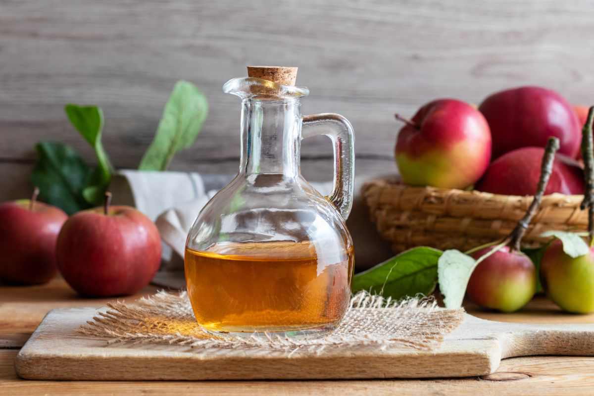 سرکه سیب تخمیری؛ بوی تند رنگ قهوه ای بهبود سلامت (پوست مو)