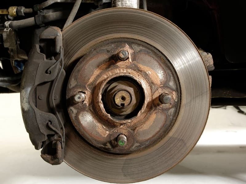 لنت ترمز گلد 405؛ کنترل سرعت اتومبیل بدون صدا گیرایی بالا brake pad