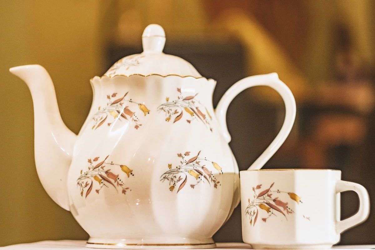 قوری چینی اصل؛ کوچک بزرگ مقام برابر حرارت