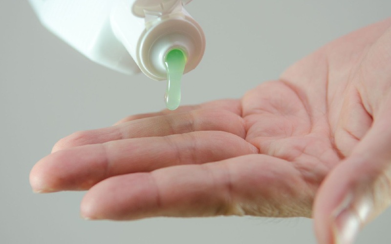 شوینده صورت نفیس؛ پاک کننده آلودگی های صورت ترکیب (هویج سالسیلیک اسید)