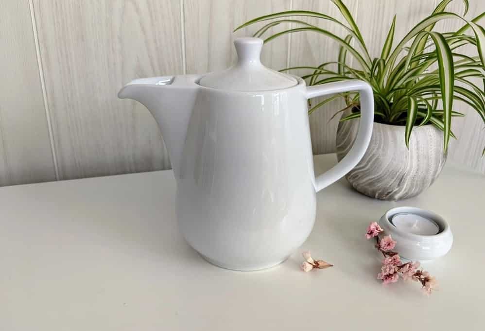 قوری چینی بلند؛ سفالی طرح متنوع مختص مهمانی زینتی