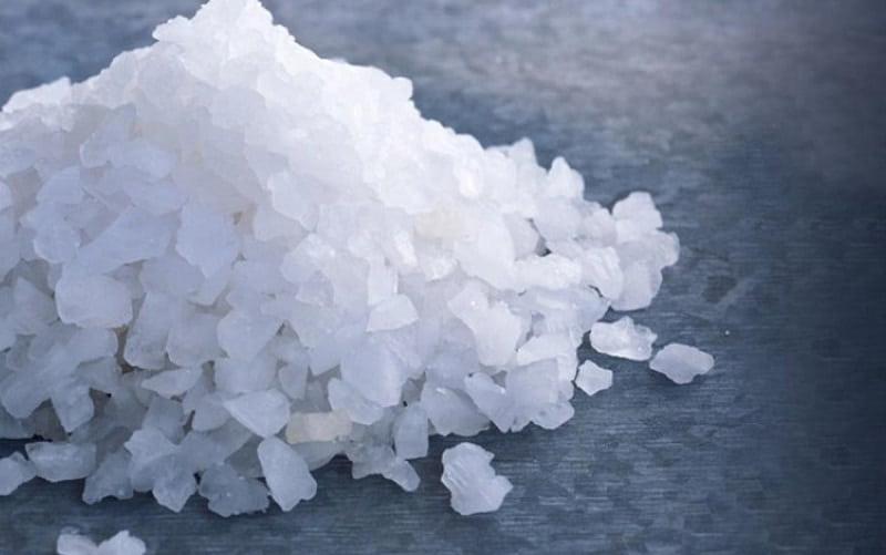 سود پرک نیرو کلر؛ دانه ای 3 کاربرد صنایع شیمیایی نساجی چرم