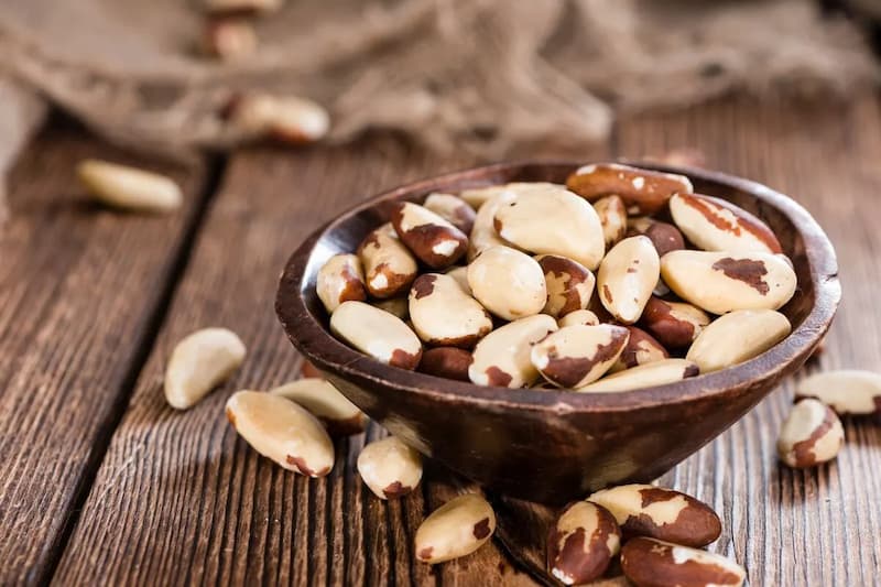 آجیل برزیلی nuts درشت رنگ ( سفید کرمی روشن) دارای کلسیم