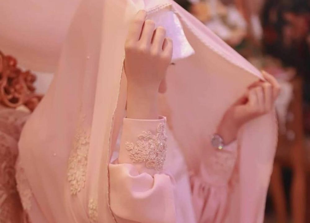 چادر عقد عروس؛ حریر کریستال اسود خاویار نوع (ساده شال دار)