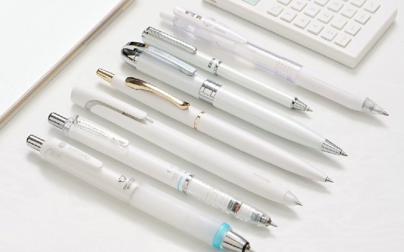 خودکار ژله ای سفید؛ ضخیم جوهر مات جنس فولاد ضد زنگ