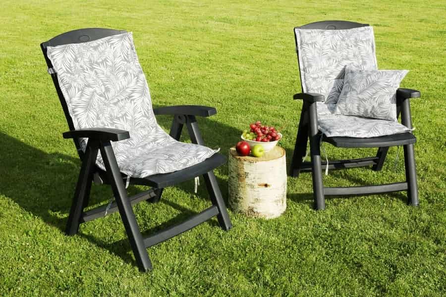 میز و صندلی تاشو پلاستیکی؛ مختص فضای باز رنگبندی متنوع حمل آسان