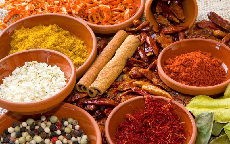 ادویه در اهواز؛ کاربرد درمانی طب سنتی مختص طبخ انواع غذا