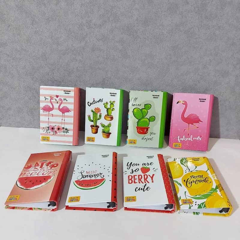 دفتر صندوق (حسابداری) محکم خط کشی شده تک رنگ