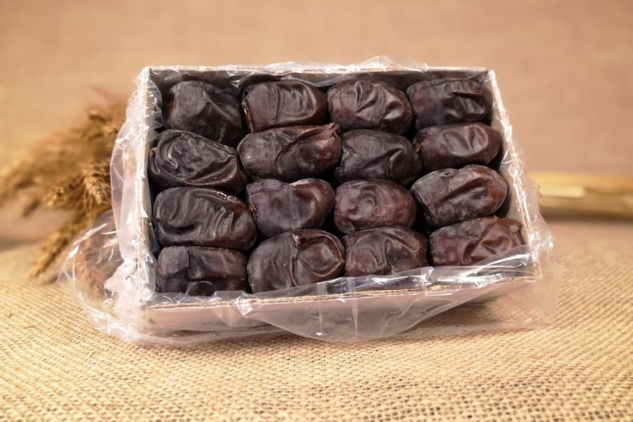 خرمای مضافتی بم امروز Date منبع غنی پتاسیم انرژی زا