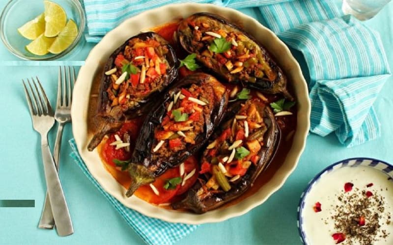 بادمجان شکم پر خانگی؛ طعم ترش تند ترکیب بادمجان گوشت برنج