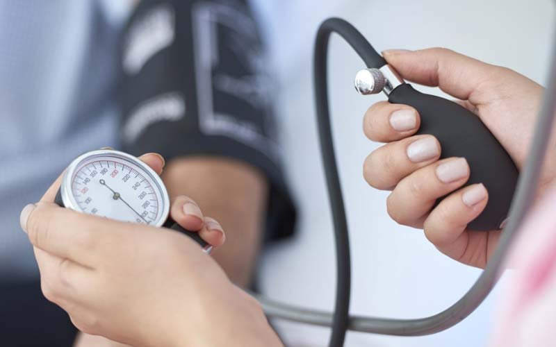 دستگاه فشار خون عقربه ای ارزان؛ اجزا تشکیل دهنده (تلمبه شیلنگ کاف)