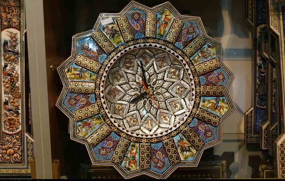 ساعت دیواری خاتم کاری اصفهان؛ تکی تلفیقی مینا کاری سطح صاف