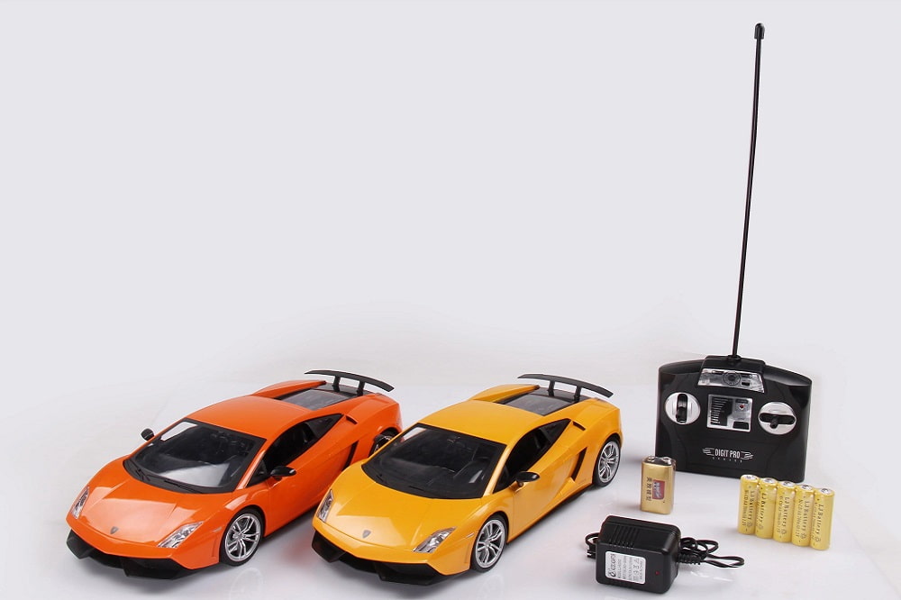 ماشین کنترلی اسباب بازی ساده؛ حرکتی مناسب سنین 3 12 سال