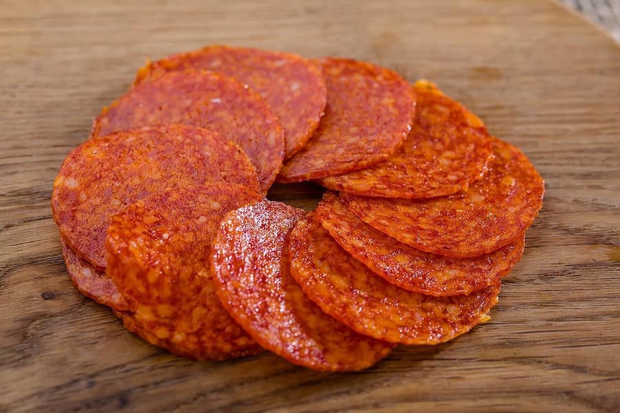 سوسیس پپرونی Pepperoni sausage خوراکی تند تهیه سریع کیلویی