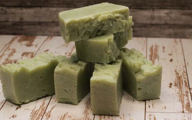 صابون جلبک دریایی ؛ لایه بردار کلاژن ساز با 3 مزیت (تنظیم چربی کاهش آکنه چین و چروک)