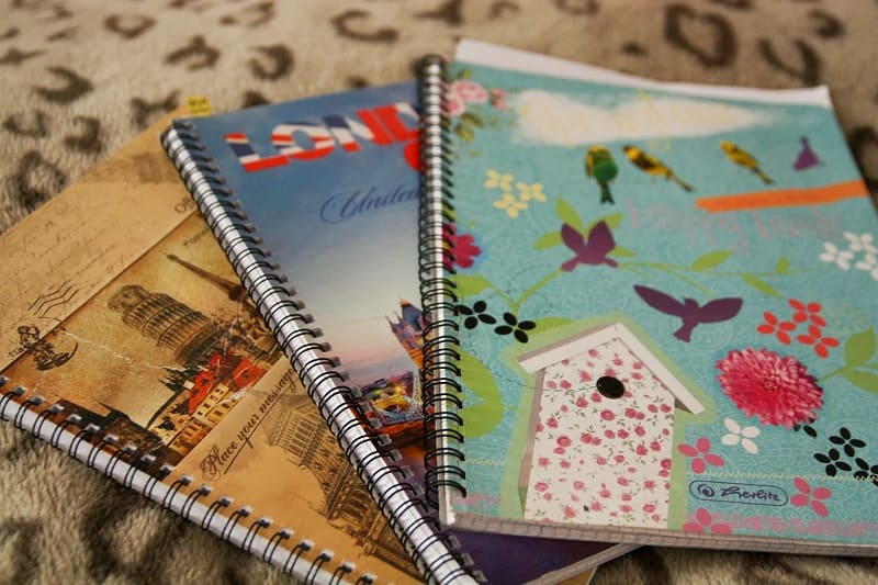 دفتر 50 برگ سیمی؛ چند رنگ مناسب یادداشت تکالیف دانش آموزان