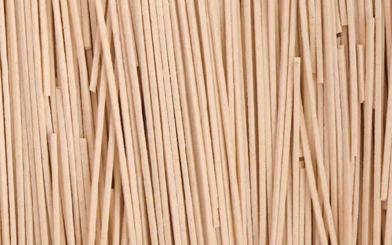 رشته آش کیلویی ؛ رنگ کرمی مایل به زرد کاملا سنتی