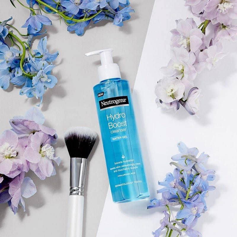 شوینده نوتروژینا ؛ مرطوب کننده ترمیم سلول پوست حاوی آنتی اکسیدان چای سبز رتینول