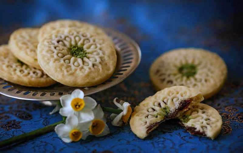 کلمپه در تهران ؛ گردویی زعفرانی پسته ای کنجدی بافت نرم خوشمزه